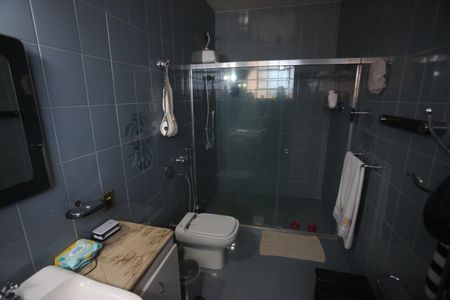 Casa à venda com 360m², 4 quartos e 6 vagasSuite