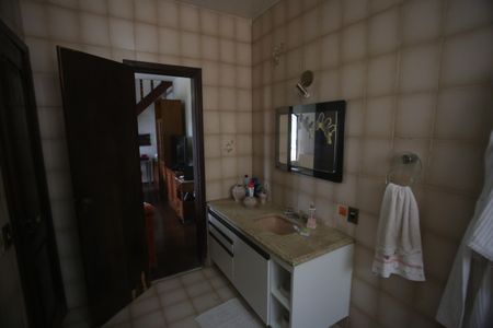 Casa à venda com 360m², 4 quartos e 6 vagasBanheiro 2