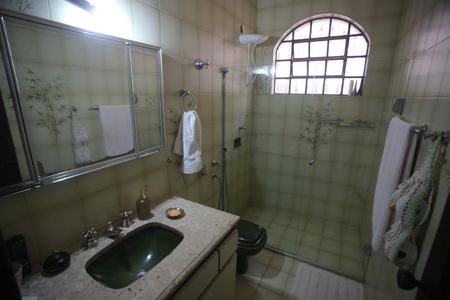 Casa à venda com 360m², 4 quartos e 6 vagasBanheiro