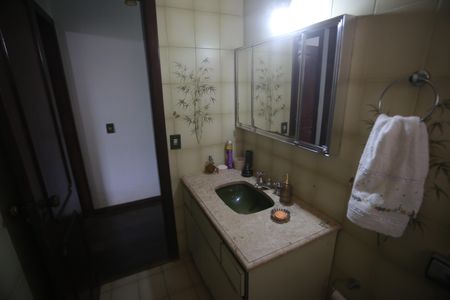 Casa à venda com 360m², 4 quartos e 6 vagasBanheiro