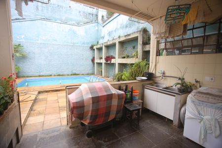 Casa à venda com 360m², 4 quartos e 6 vagasArea de serviço