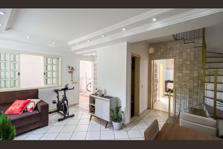 Sala  de casa de condomínio para alugar com 3 quartos, 195m² em Vila Robertina, São Paulo