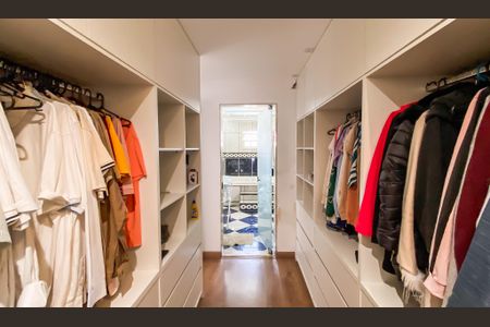 Casa de condomínio para alugar com 195m², 3 quartos e 2 vagas Casa de condomínio para alugar com 195m², 3 quartos e 2 vagasCloset