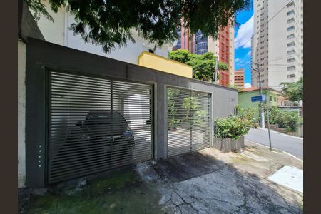 Casa à venda com 222m², 3 quartos e 2 vagasFachada