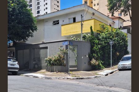 Casa à venda com 222m², 3 quartos e 2 vagasFachada