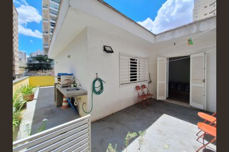 Casa à venda com 222m², 3 quartos e 2 vagasVaranda