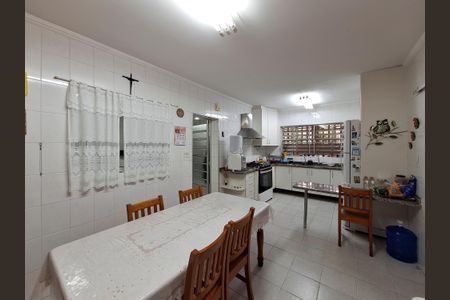 Casa à venda com 222m², 3 quartos e 2 vagasCozinha