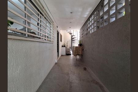 Casa à venda com 222m², 3 quartos e 2 vagasEntrada