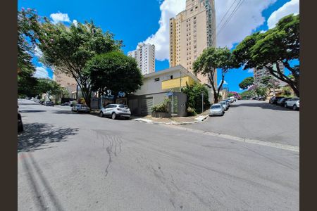 Casa à venda com 222m², 3 quartos e 2 vagasFachada