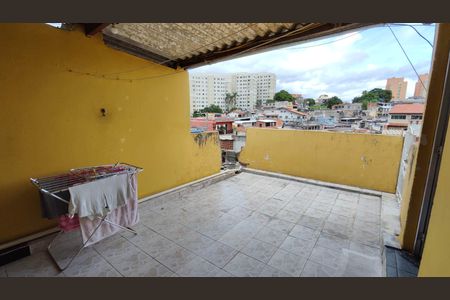 Casa para alugar com 64m², 3 quartos e 1 vagaÁrea de Serviço