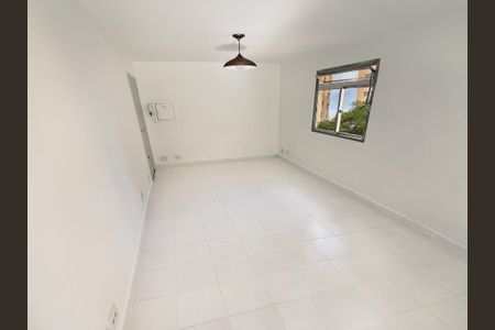 Sala de apartamento para alugar com 2 quartos, 50m² em Vila Madalena, São Paulo
