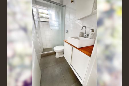Banheiro de apartamento para alugar com 2 quartos, 50m² em Vila Madalena, São Paulo