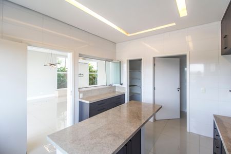 Casa de condomínio à venda com 309m², 5 quartos e 4 vagas Casa de condomínio à venda com 309m², 5 quartos e 4 vagasCozinha