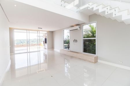 Casa de condomínio à venda com 309m², 5 quartos e 4 vagas Casa de condomínio à venda com 309m², 5 quartos e 4 vagasSala