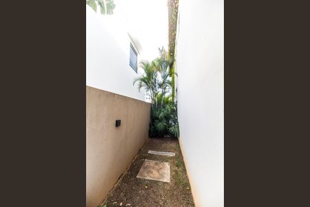 Casa de condomínio à venda com 309m², 5 quartos e 4 vagas Casa de condomínio à venda com 309m², 5 quartos e 4 vagasCorredor