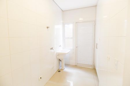 Casa de condomínio à venda com 309m², 5 quartos e 4 vagas Casa de condomínio à venda com 309m², 5 quartos e 4 vagasÁrea de Serviço