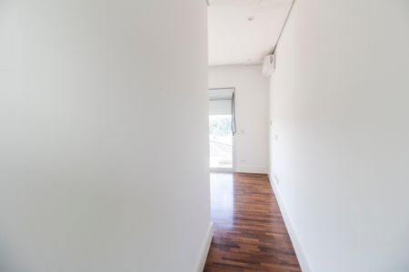 Casa de condomínio à venda com 309m², 5 quartos e 4 vagas Casa de condomínio à venda com 309m², 5 quartos e 4 vagasSuíte 2