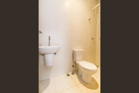 Casa de condomínio à venda com 309m², 5 quartos e 4 vagas Casa de condomínio à venda com 309m², 5 quartos e 4 vagasBanheiro de serviço