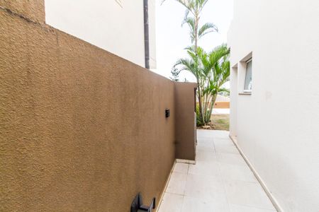 Casa de condomínio à venda com 309m², 5 quartos e 4 vagas Casa de condomínio à venda com 309m², 5 quartos e 4 vagasCorredor