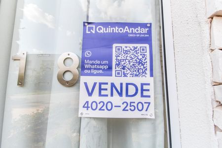 Casa de condomínio à venda com 309m², 5 quartos e 4 vagas Casa de condomínio à venda com 309m², 5 quartos e 4 vagasVista da Rua