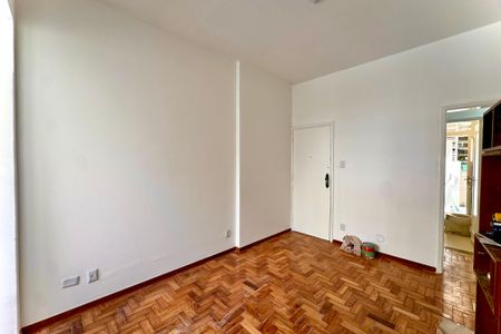 Apartamento para alugar com 65m², 2 quartos e sem vaga