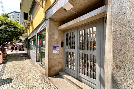 Apartamento para alugar com 65m², 2 quartos e sem vaga
