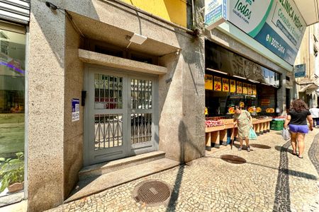 Apartamento para alugar com 65m², 2 quartos e sem vaga