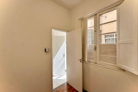 Apartamento para alugar com 65m², 2 quartos e sem vaga