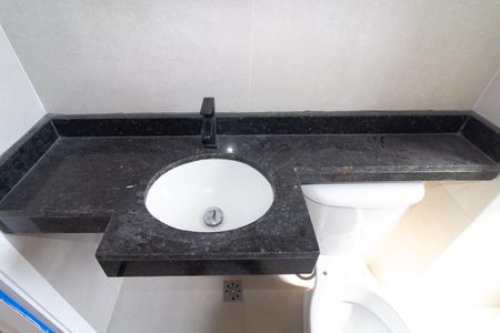 Apartamento à venda com 43m², 2 quartos e 1 vaga Apartamento à venda com 43m², 2 quartos e 1 vagaBanheiro