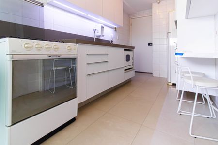 Apartamento para alugar com 110m², 2 quartos e 2 vagasCozinha