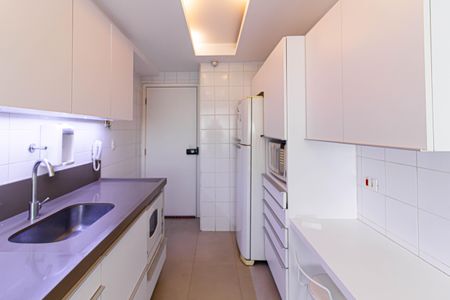 Apartamento para alugar com 110m², 2 quartos e 2 vagasCozinha