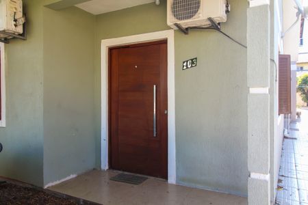 Casa para alugar com 45m², 2 quartos e 1 vagaÁrea externa