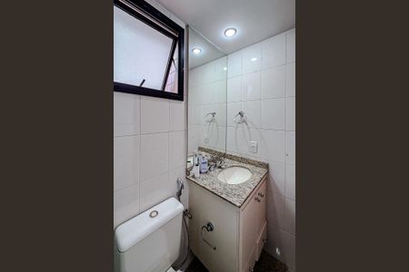 Apartamento para alugar com 74m², 2 quartos e 2 vagasBanheiro
