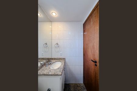 Apartamento para alugar com 74m², 2 quartos e 2 vagasBanheiro da Suíte