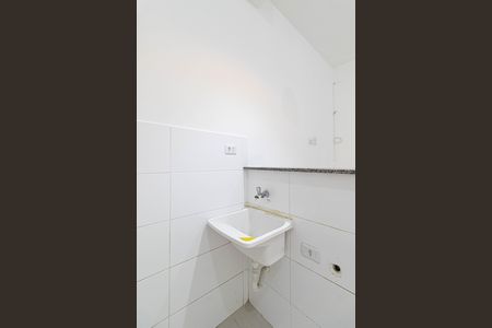 Sala/Cozinha/Área de Serviço  de apartamento para alugar com 1 quarto, 30m² em Parque Cisper, São Paulo