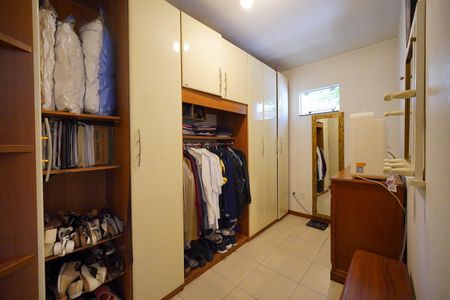 Casa para alugar com 359m², 7 quartos e 9 vagasCloset