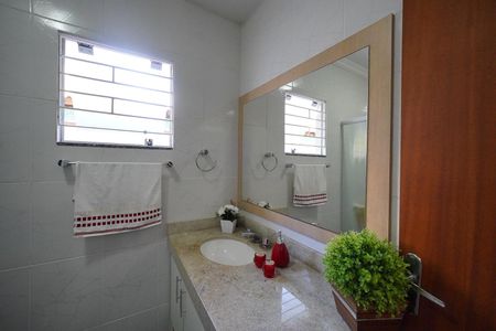 Casa para alugar com 359m², 7 quartos e 9 vagasBanheiro Corredor