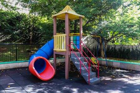 Apartamento à venda com 121m², 3 quartos e 3 vagasÁrea comum - Playground