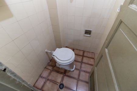 Casa à venda com 100m², 2 quartos e 2 vagas Casa à venda com 100m², 2 quartos e 2 vagasBanheiro de Serviço