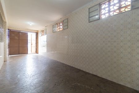 Casa à venda com 100m², 2 quartos e 2 vagas Casa à venda com 100m², 2 quartos e 2 vagasGaragem