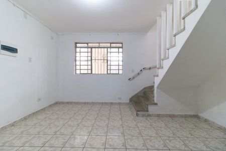 Casa à venda com 100m², 2 quartos e 2 vagas Casa à venda com 100m², 2 quartos e 2 vagasSala