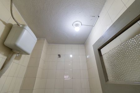 Casa à venda com 100m², 2 quartos e 2 vagas Casa à venda com 100m², 2 quartos e 2 vagasBanheiro de Serviço