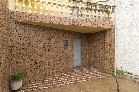 Casa à venda com 100m², 2 quartos e 2 vagas Casa à venda com 100m², 2 quartos e 2 vagasEntrada