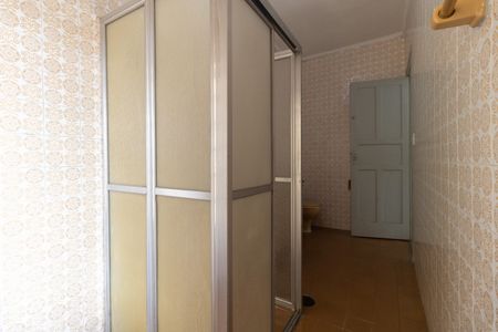 Casa à venda com 100m², 2 quartos e 2 vagas Casa à venda com 100m², 2 quartos e 2 vagasBanheiro