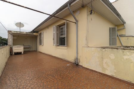 Casa à venda com 100m², 2 quartos e 2 vagas Casa à venda com 100m², 2 quartos e 2 vagasVaranda