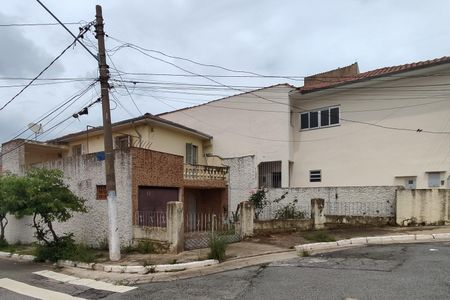 Casa à venda com 100m², 2 quartos e 2 vagas Casa à venda com 100m², 2 quartos e 2 vagasFachada