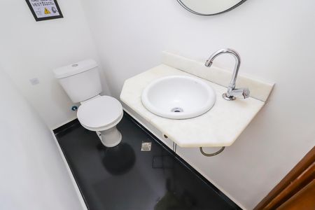 Casa de condomínio à venda com 115m², 3 quartos e 1 vagaLavabo