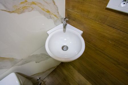 Apartamento para alugar com 72m², 2 quartos e 1 vaga Apartamento para alugar com 72m², 2 quartos e 1 vagaBanheiro do quarto 1