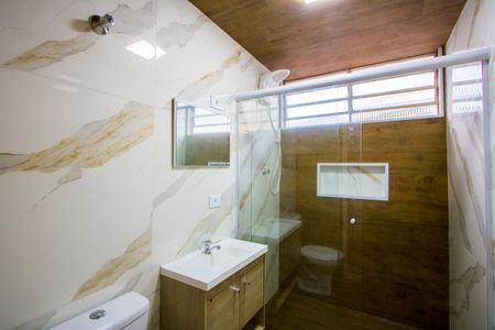 Apartamento para alugar com 72m², 2 quartos e 1 vaga Apartamento para alugar com 72m², 2 quartos e 1 vagaBanheiro social