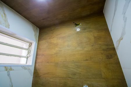 Apartamento para alugar com 72m², 2 quartos e 1 vaga Apartamento para alugar com 72m², 2 quartos e 1 vagaBanheiro do quarto 1